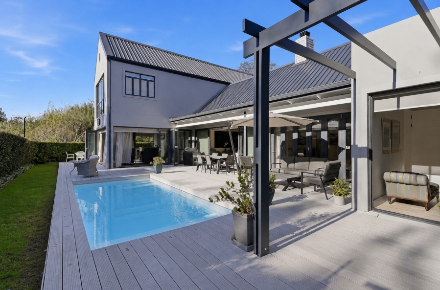 4 Bedroom Property for Sale in Constantia Western Cape